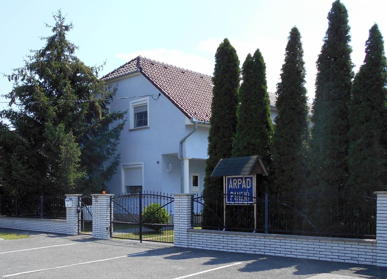 Arpad Panzio Bed & Breakfast Gyor Luaran gambar