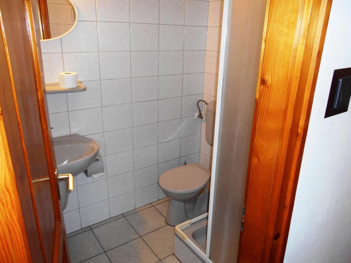 Arpad Panzio Bed & Breakfast Gyor Luaran gambar