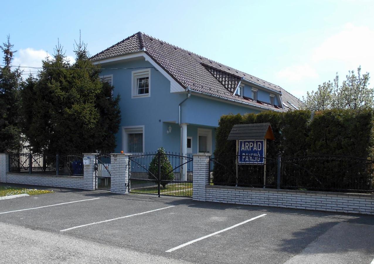 Arpad Panzio Bed & Breakfast Gyor Luaran gambar
